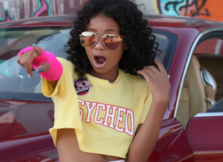 Brooklyn Queen - Emoji