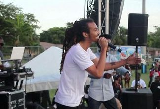 Macio Watson - How Bout Now