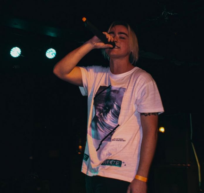 Yungfinn - She Don't Love Me Yungfinn - She Don't Love Me