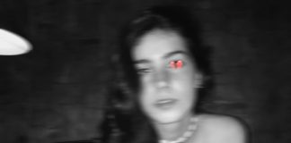 D.L.A - Chica del Piso 13