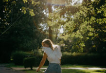 Sydney Rose – Track Team: New Single & Alternative Pop Review